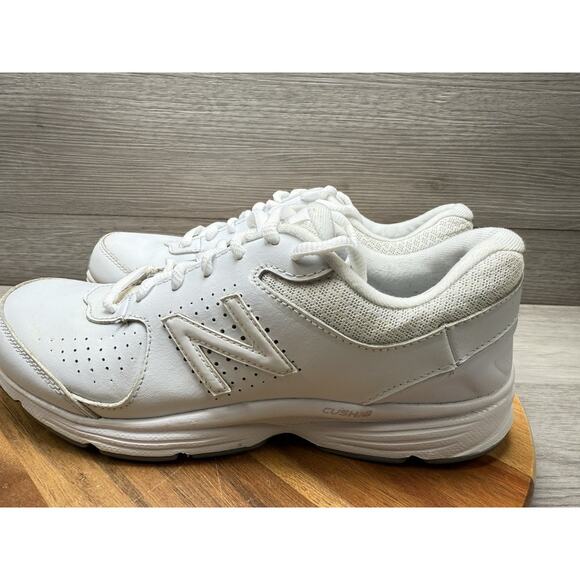 New Balance 411v2 White Athletic Running Walking Shoes Womens 8 2A (X-Narrow) - Picture 2 of 11